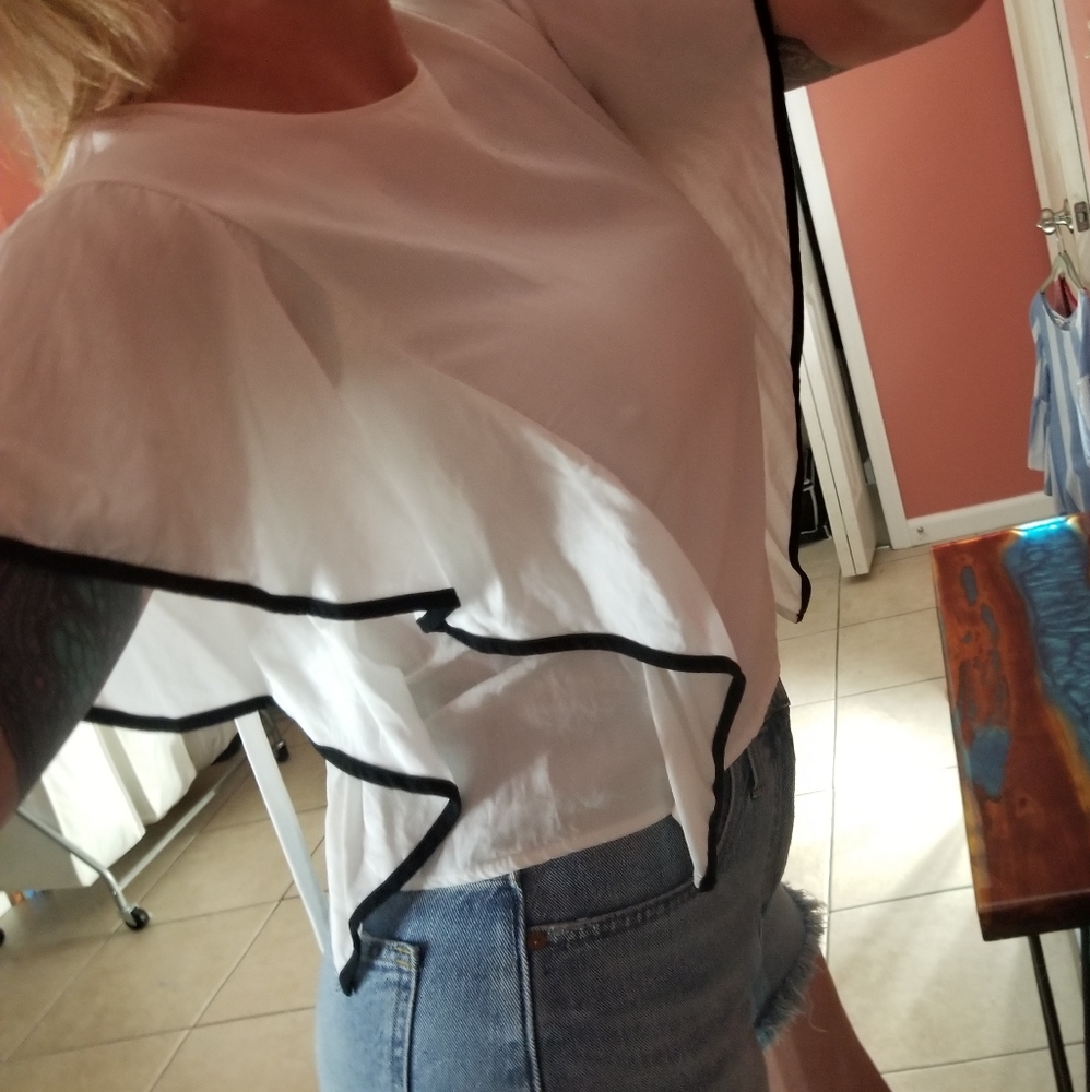 SOLD - Zara Ruffle Sleeve Blouse - sz M